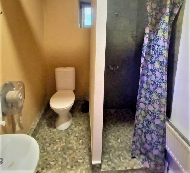 Bern Hostel Kiszyniów Zewnętrze zdjęcie