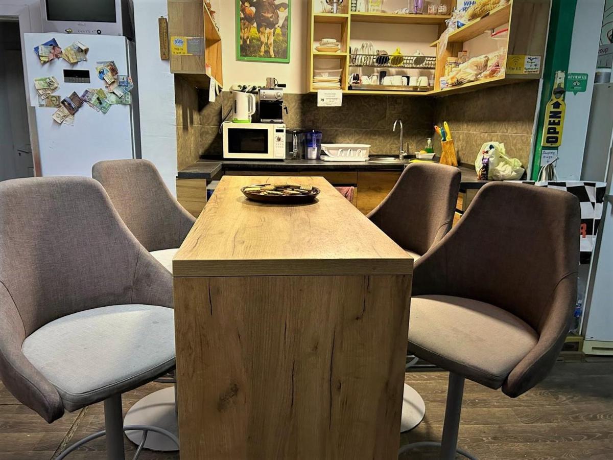 Bern Hostel Kiszyniów Zewnętrze zdjęcie
