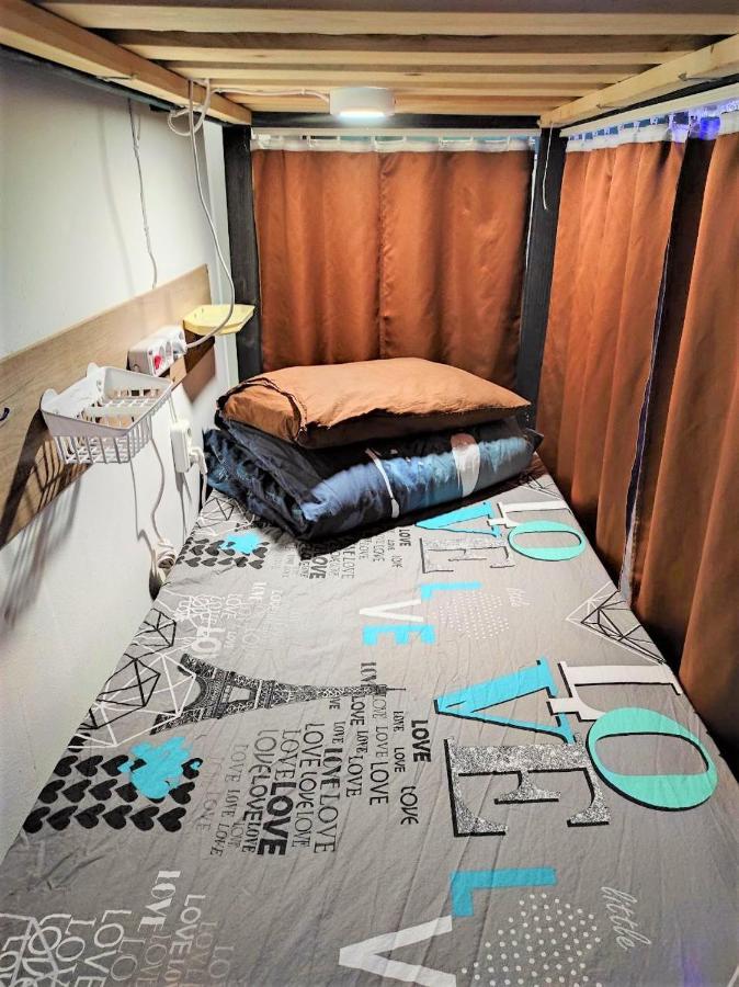 Bern Hostel Kiszyniów Zewnętrze zdjęcie