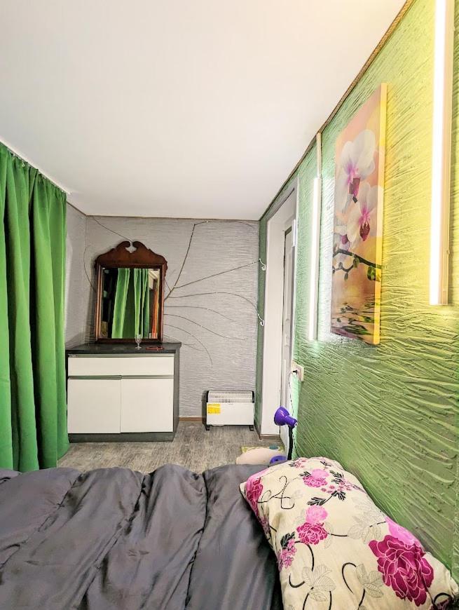 Bern Hostel Kiszyniów Zewnętrze zdjęcie